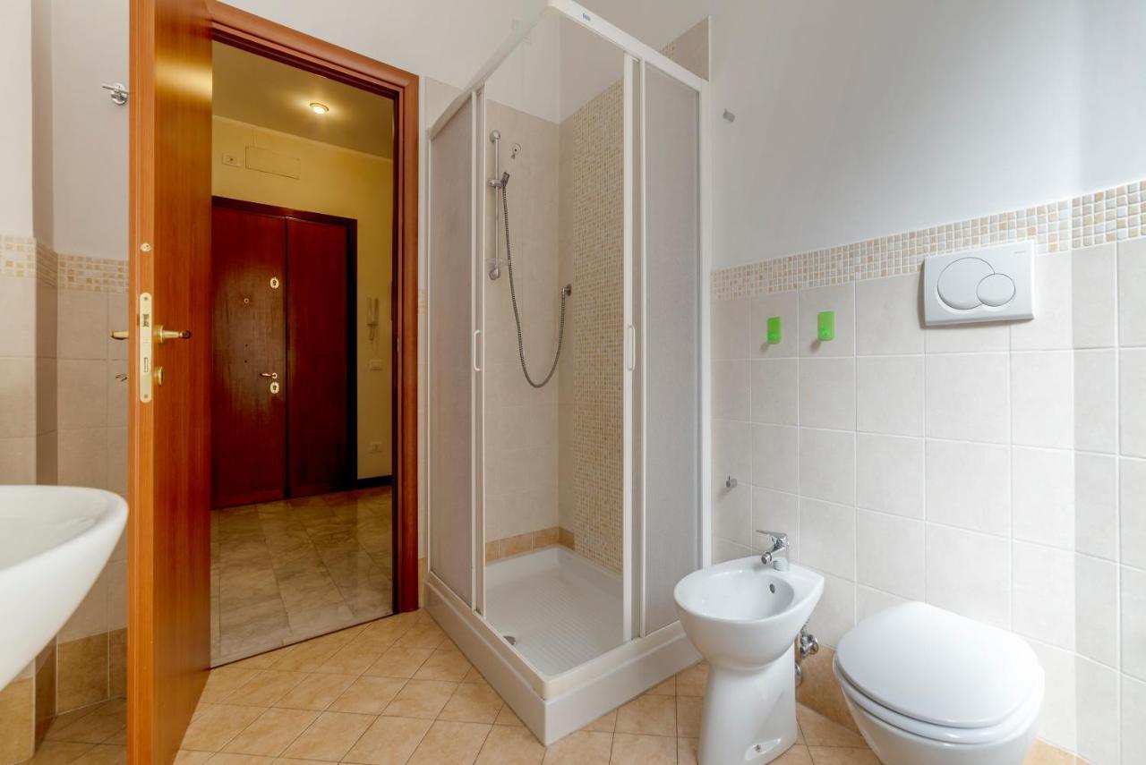 Piazza Re Di Roma Apartment Экстерьер фото